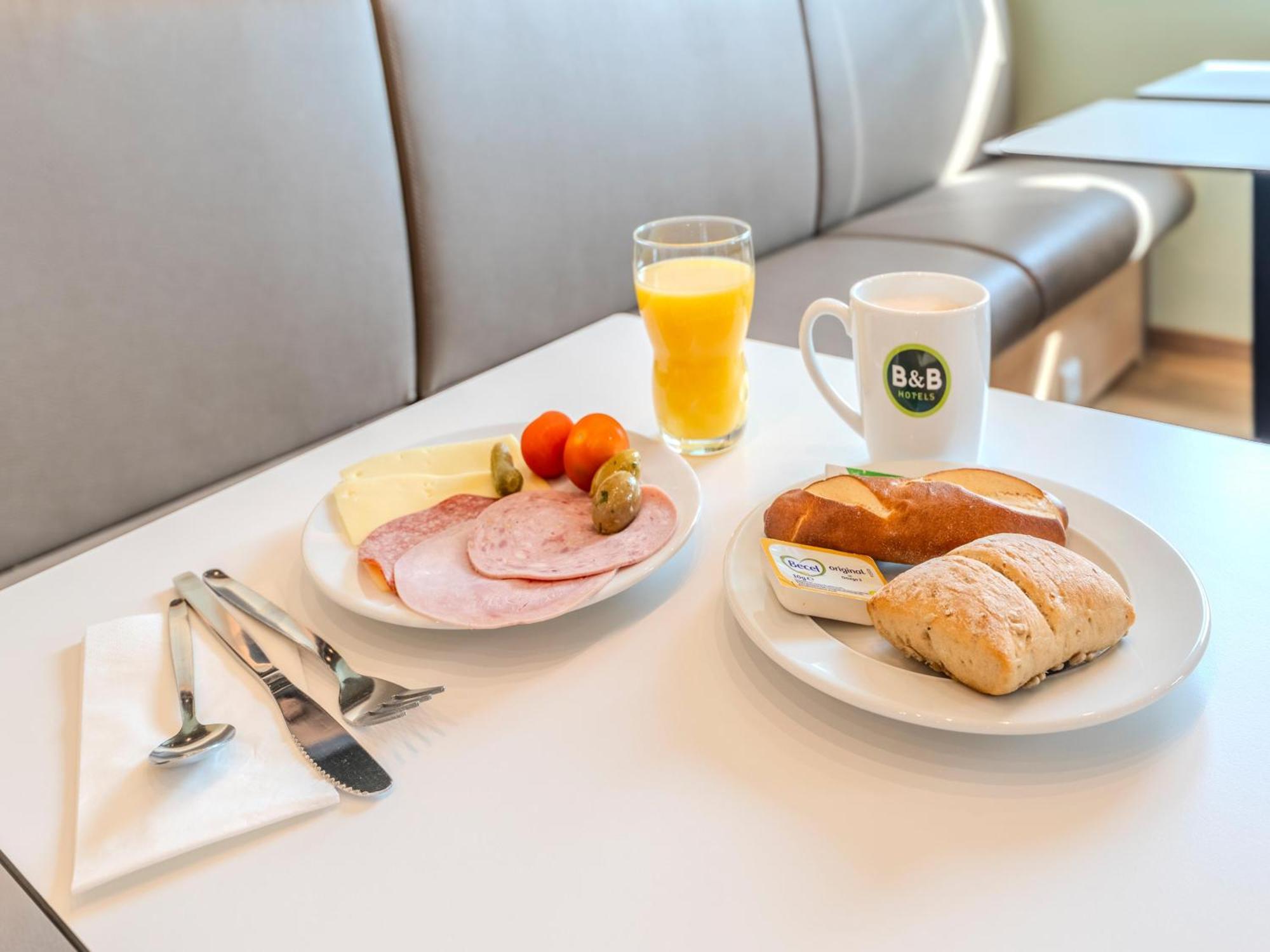 B&B Hotel Offenburg-Hbf Екстериор снимка