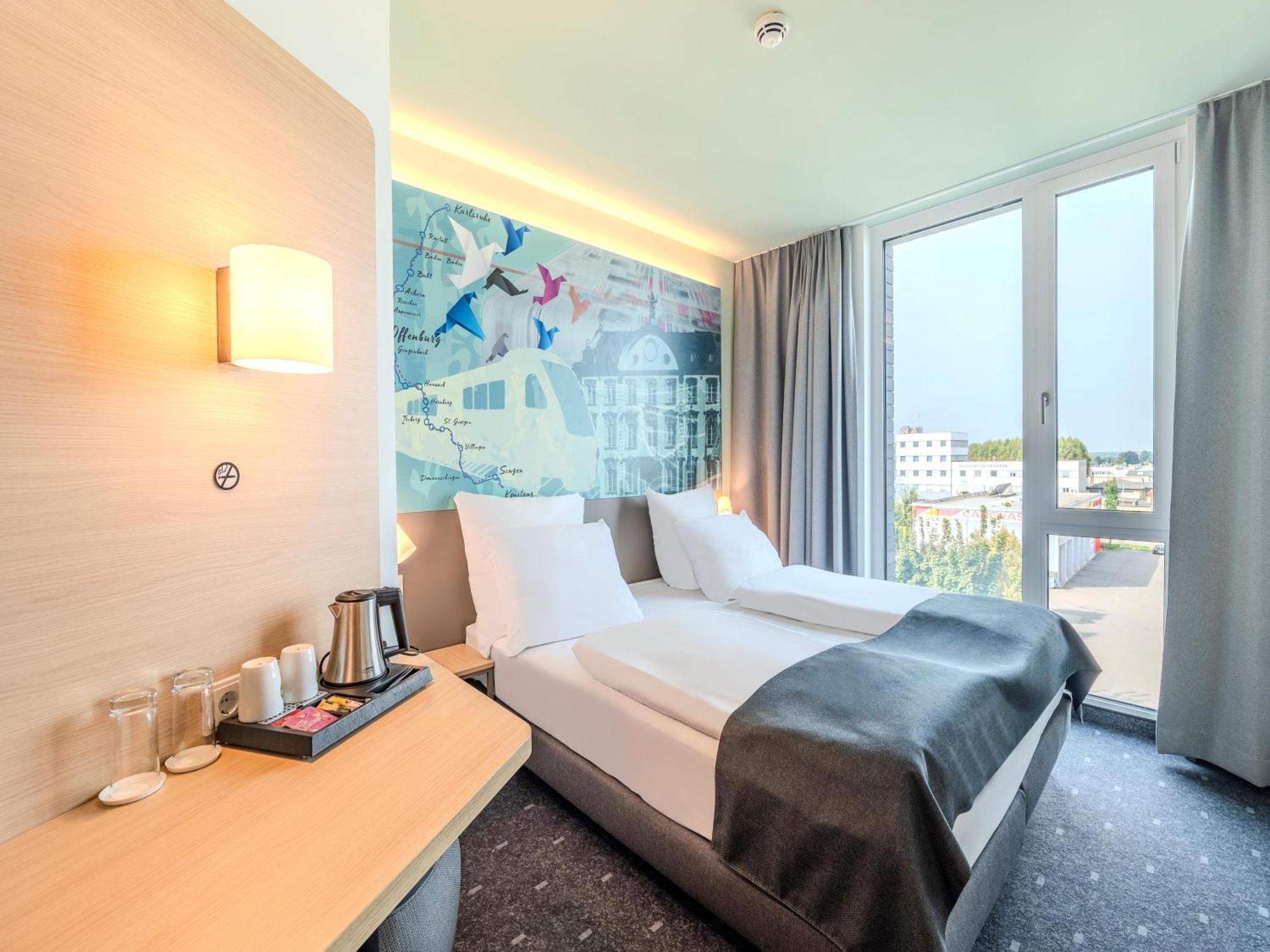 B&B Hotel Offenburg-Hbf Екстериор снимка