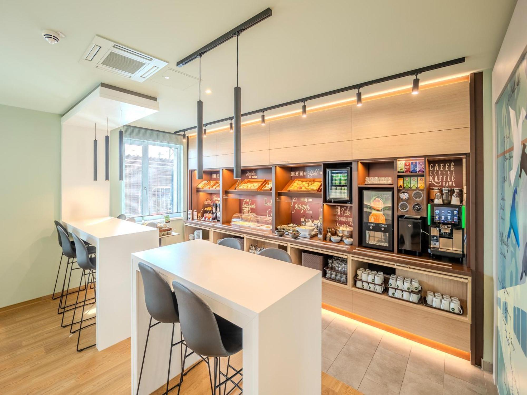 B&B Hotel Offenburg-Hbf Екстериор снимка