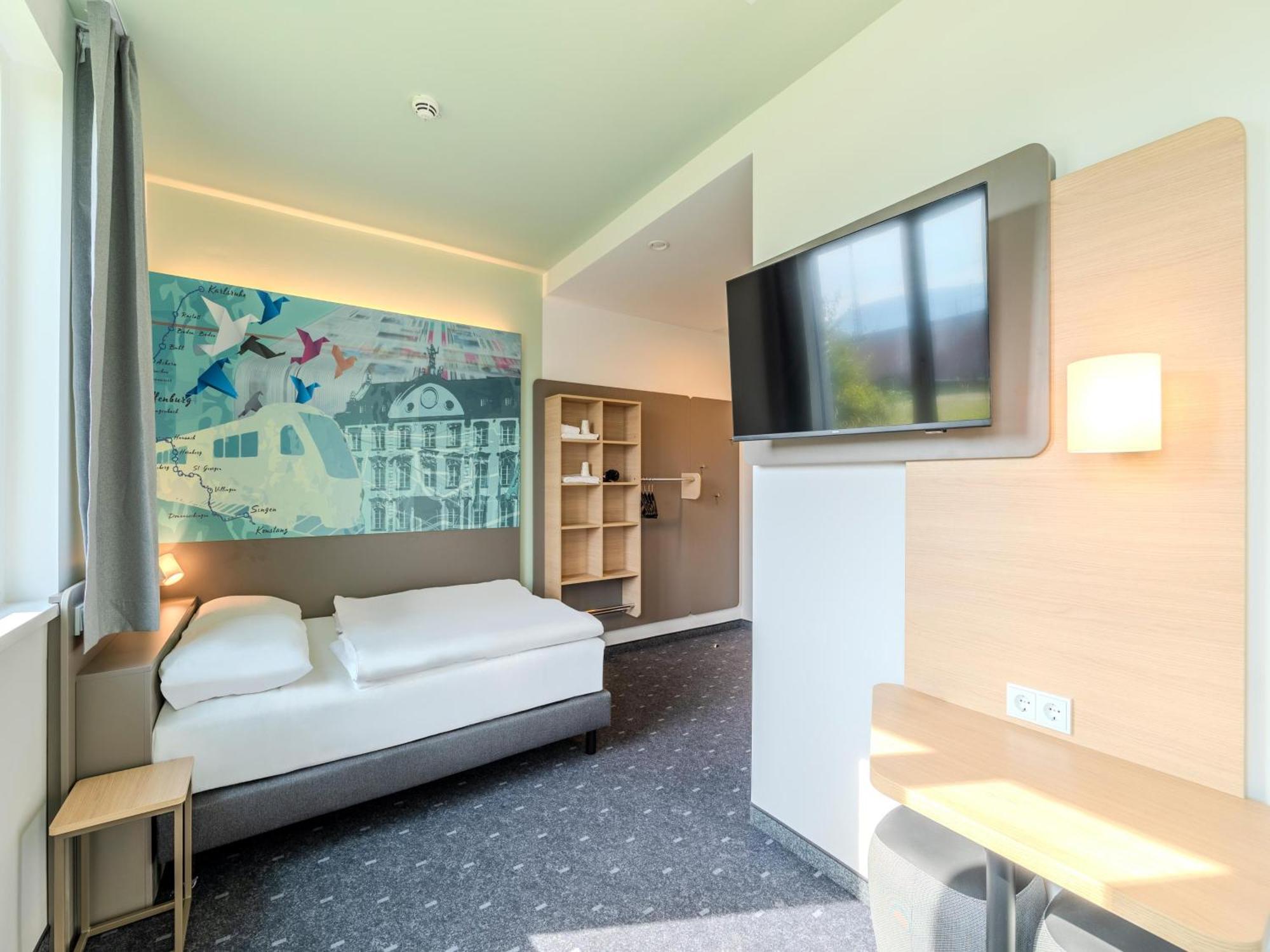 B&B Hotel Offenburg-Hbf Екстериор снимка