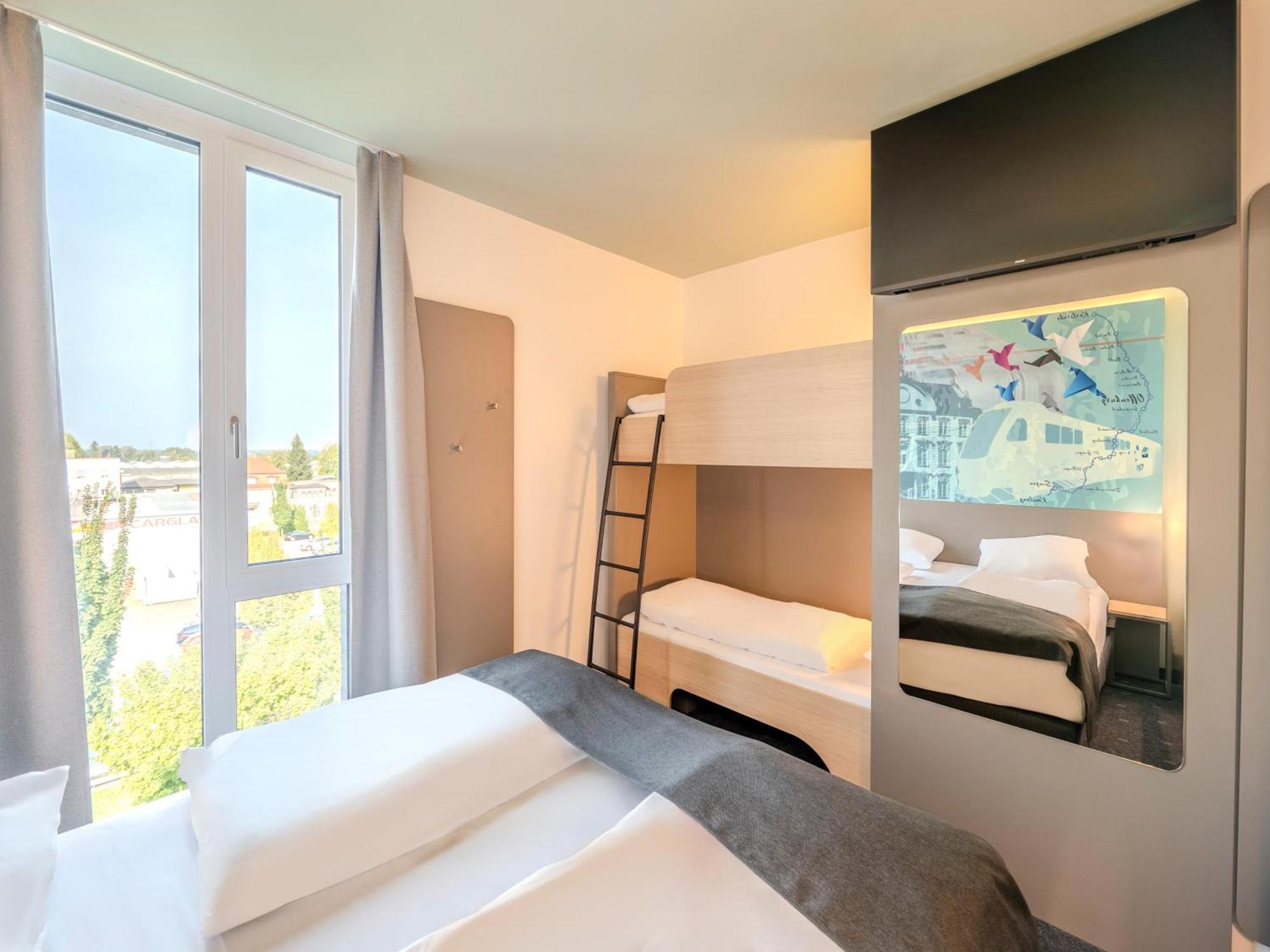 B&B Hotel Offenburg-Hbf Екстериор снимка