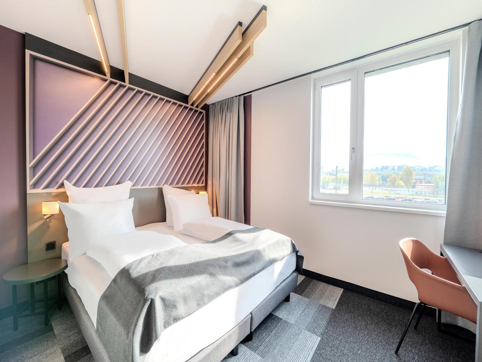 B&B Hotel Offenburg-Hbf Екстериор снимка