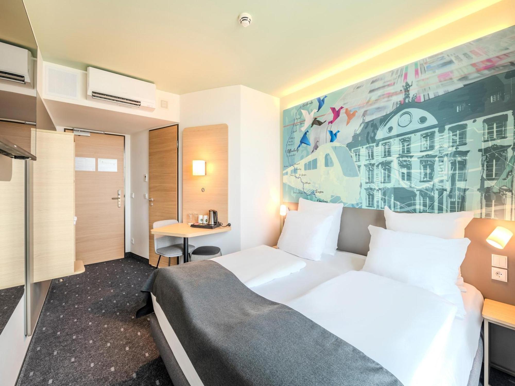 B&B Hotel Offenburg-Hbf Екстериор снимка
