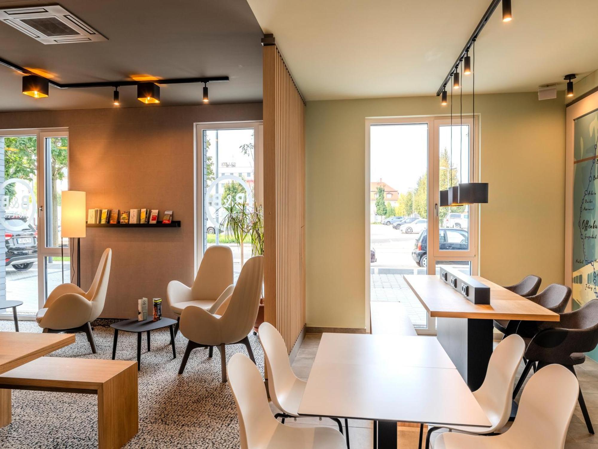 B&B Hotel Offenburg-Hbf Екстериор снимка