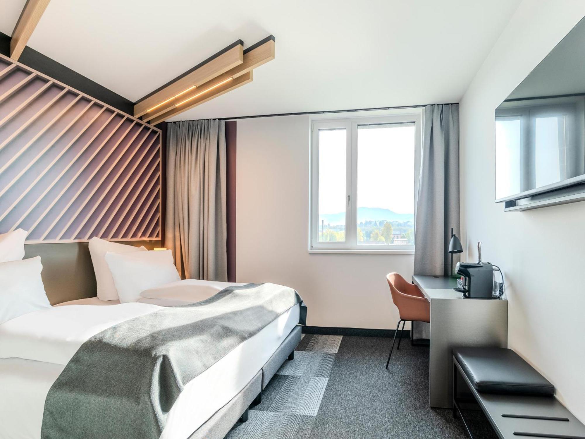 B&B Hotel Offenburg-Hbf Екстериор снимка