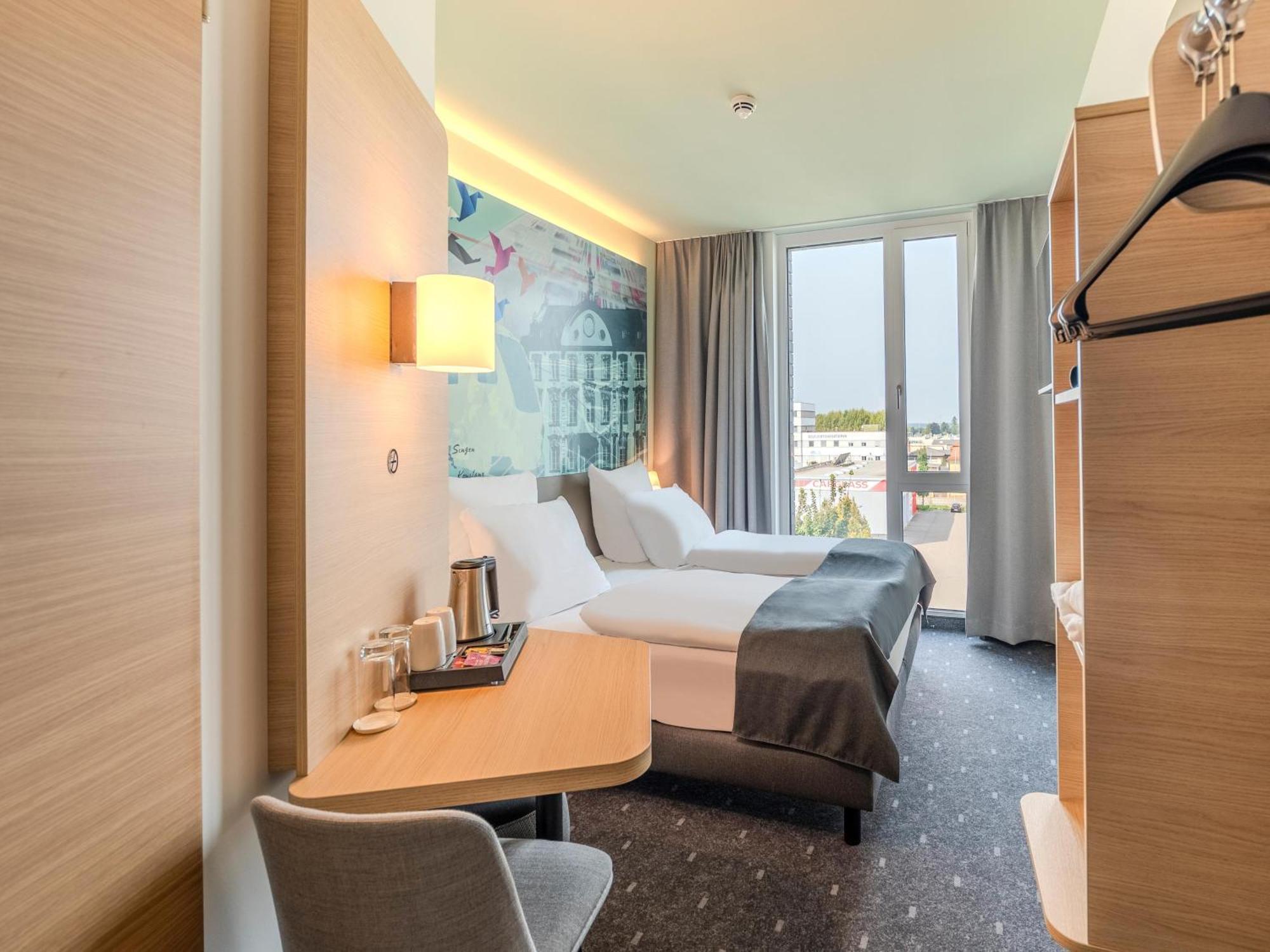B&B Hotel Offenburg-Hbf Екстериор снимка