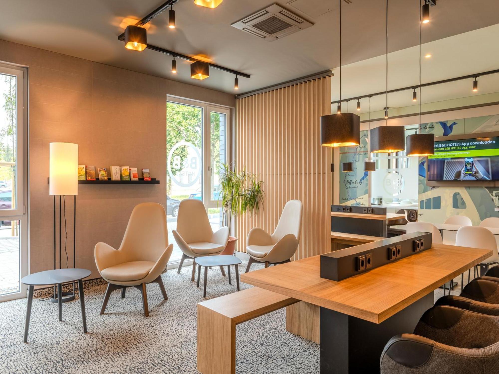 B&B Hotel Offenburg-Hbf Екстериор снимка